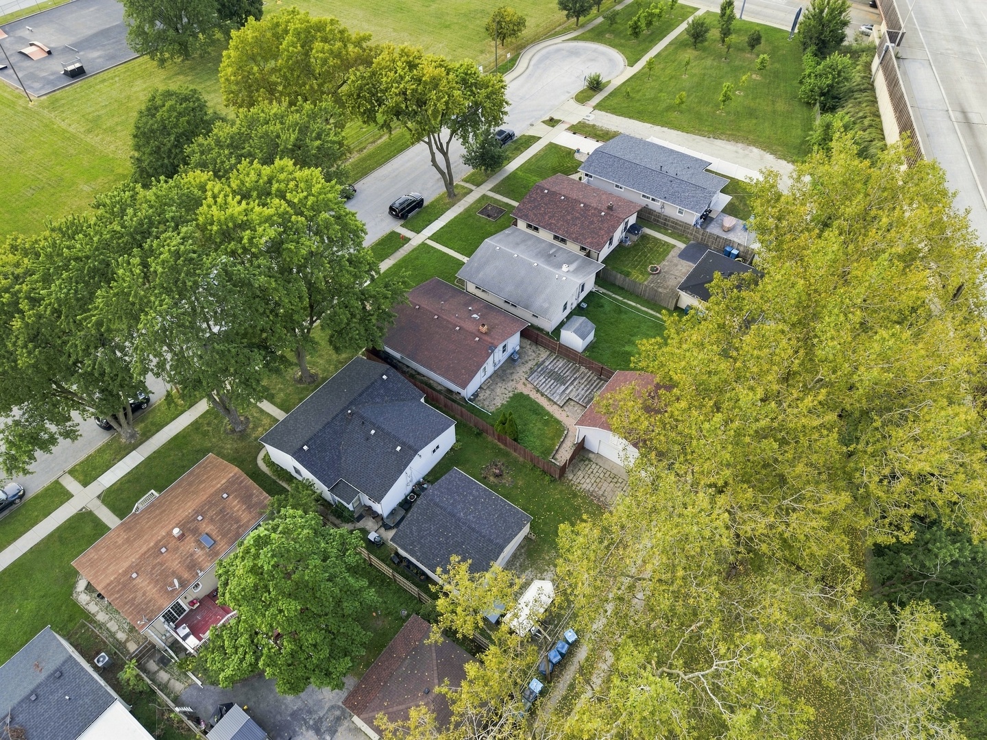 main property photo 13