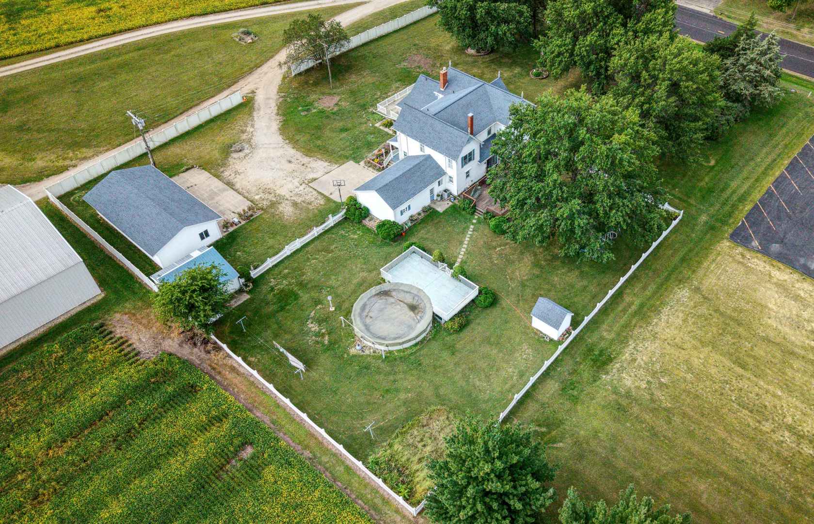 main property photo 32