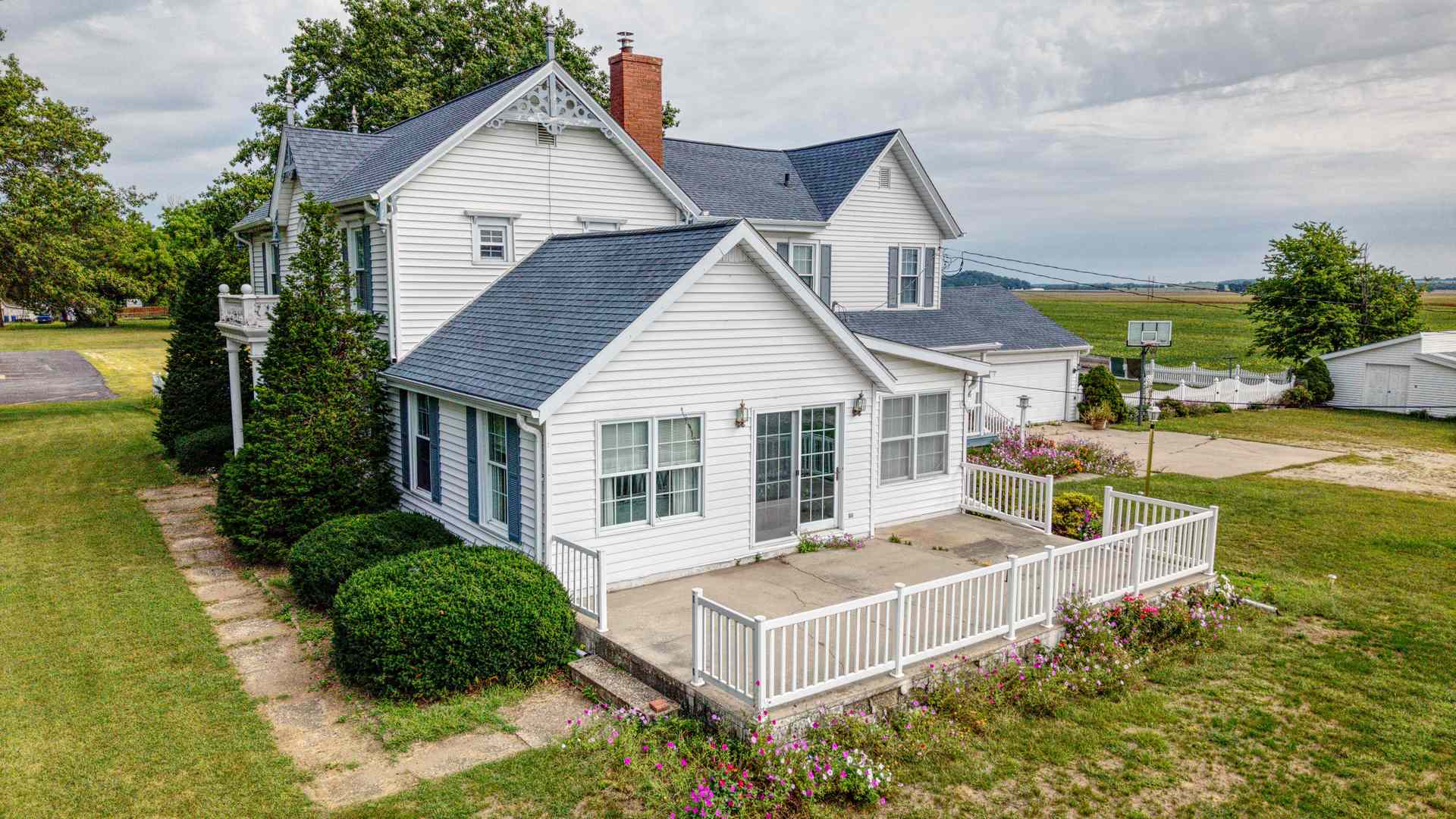main property photo 4
