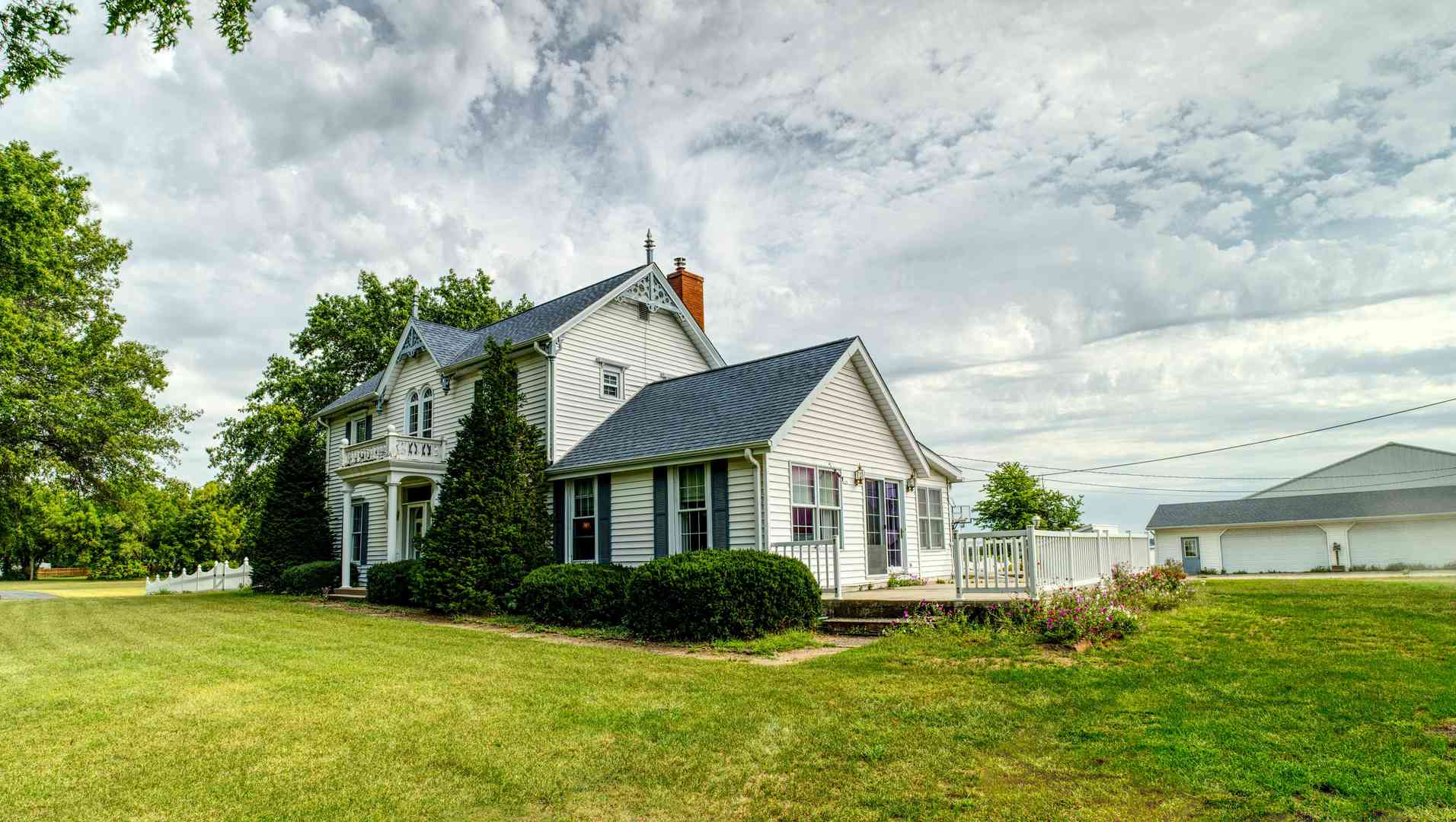 main property photo 40