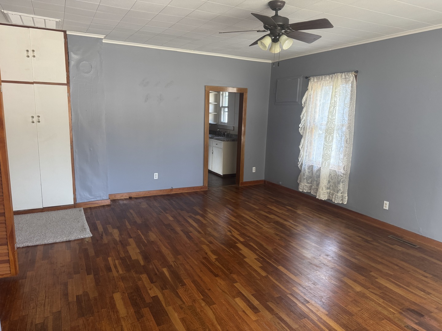 property viewer photo 3