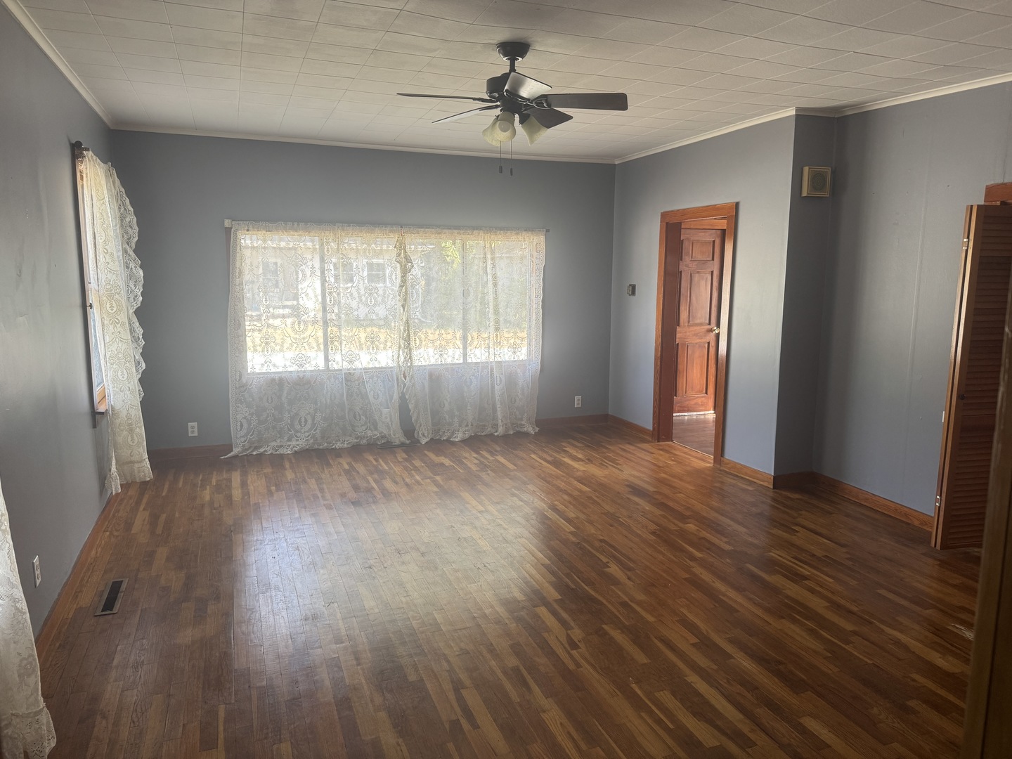property viewer photo 4
