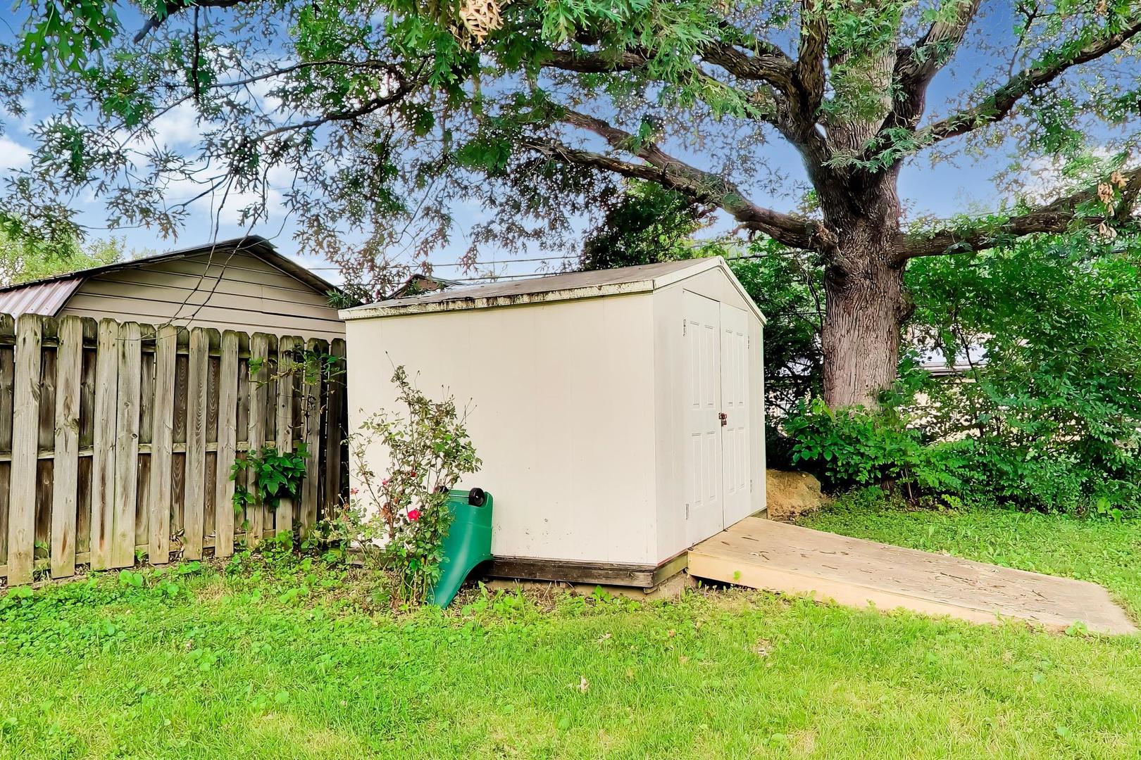 main property photo 37