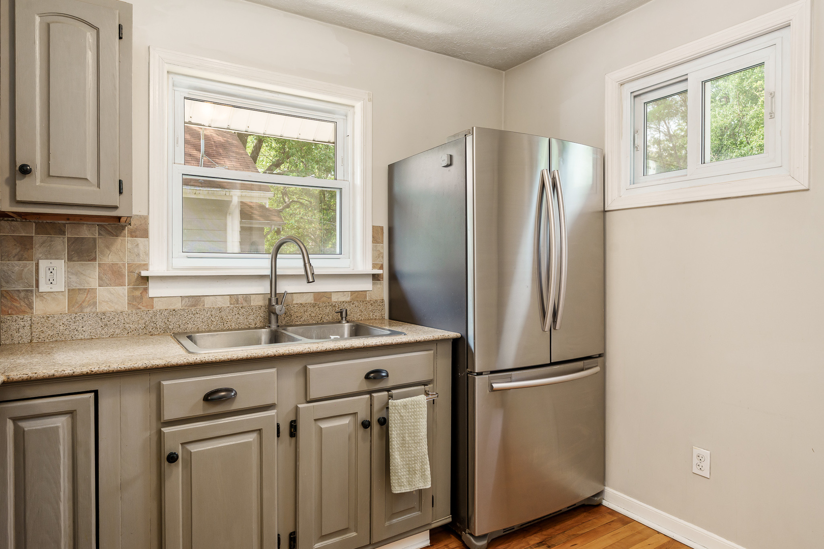 property viewer photo 12