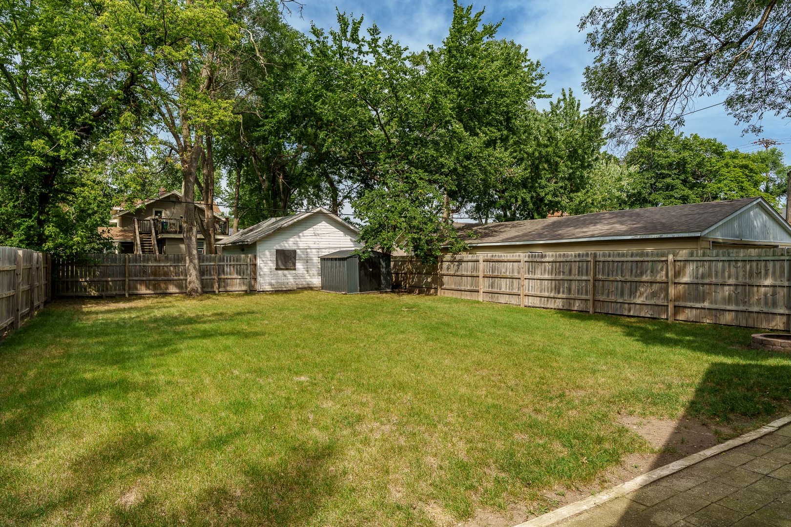 property viewer photo 2