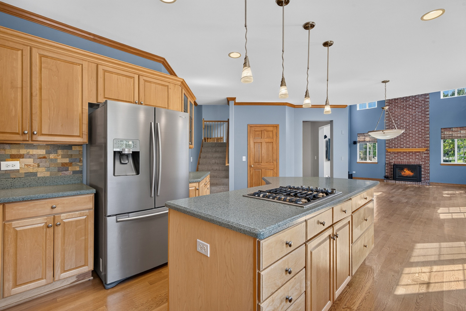 main property photo 6