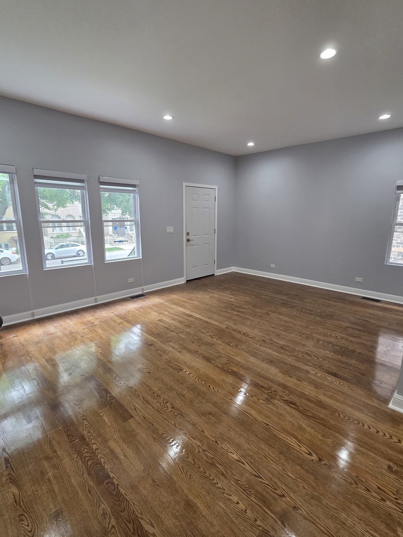 property viewer photo 1