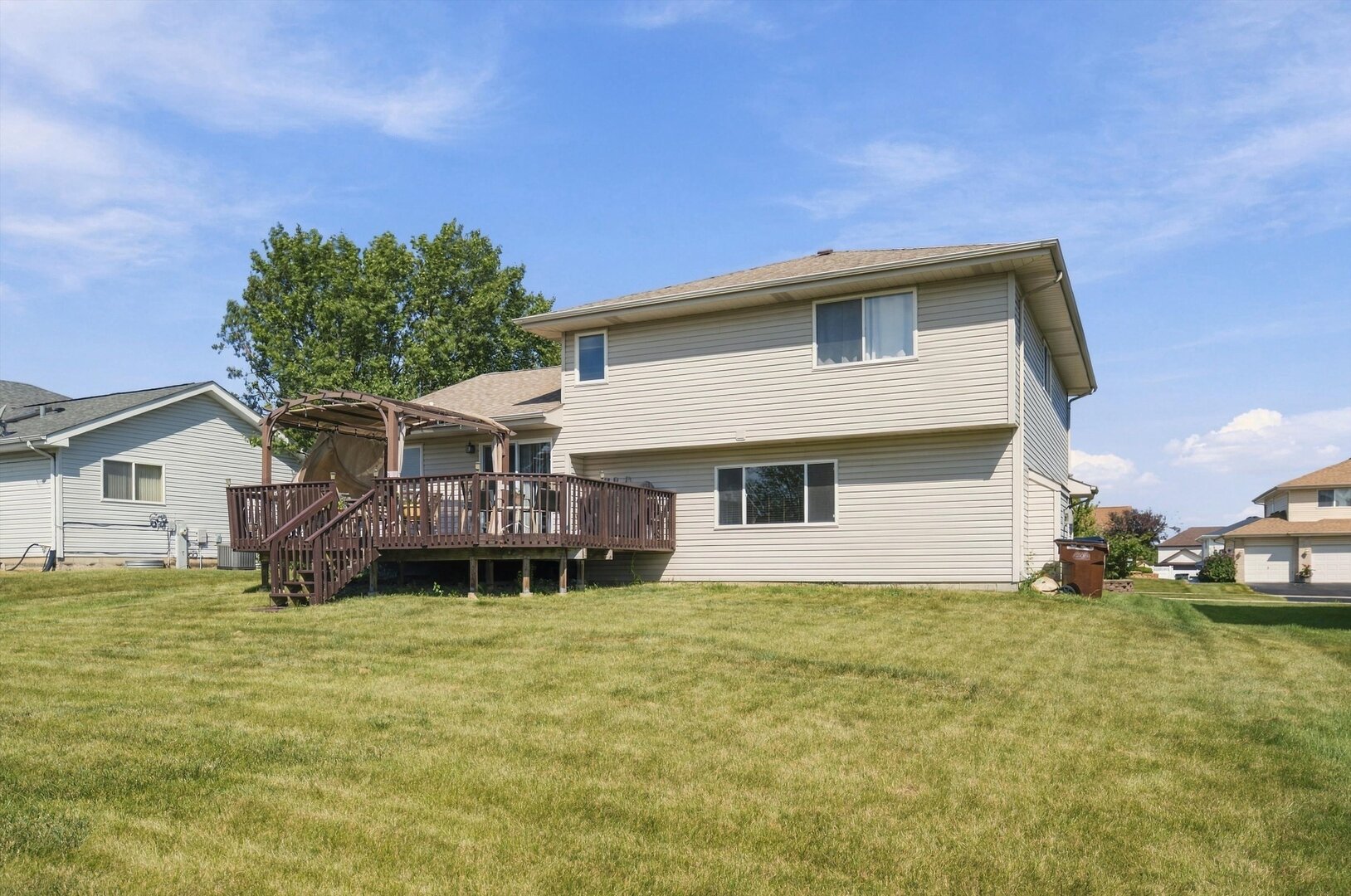 main property photo 40