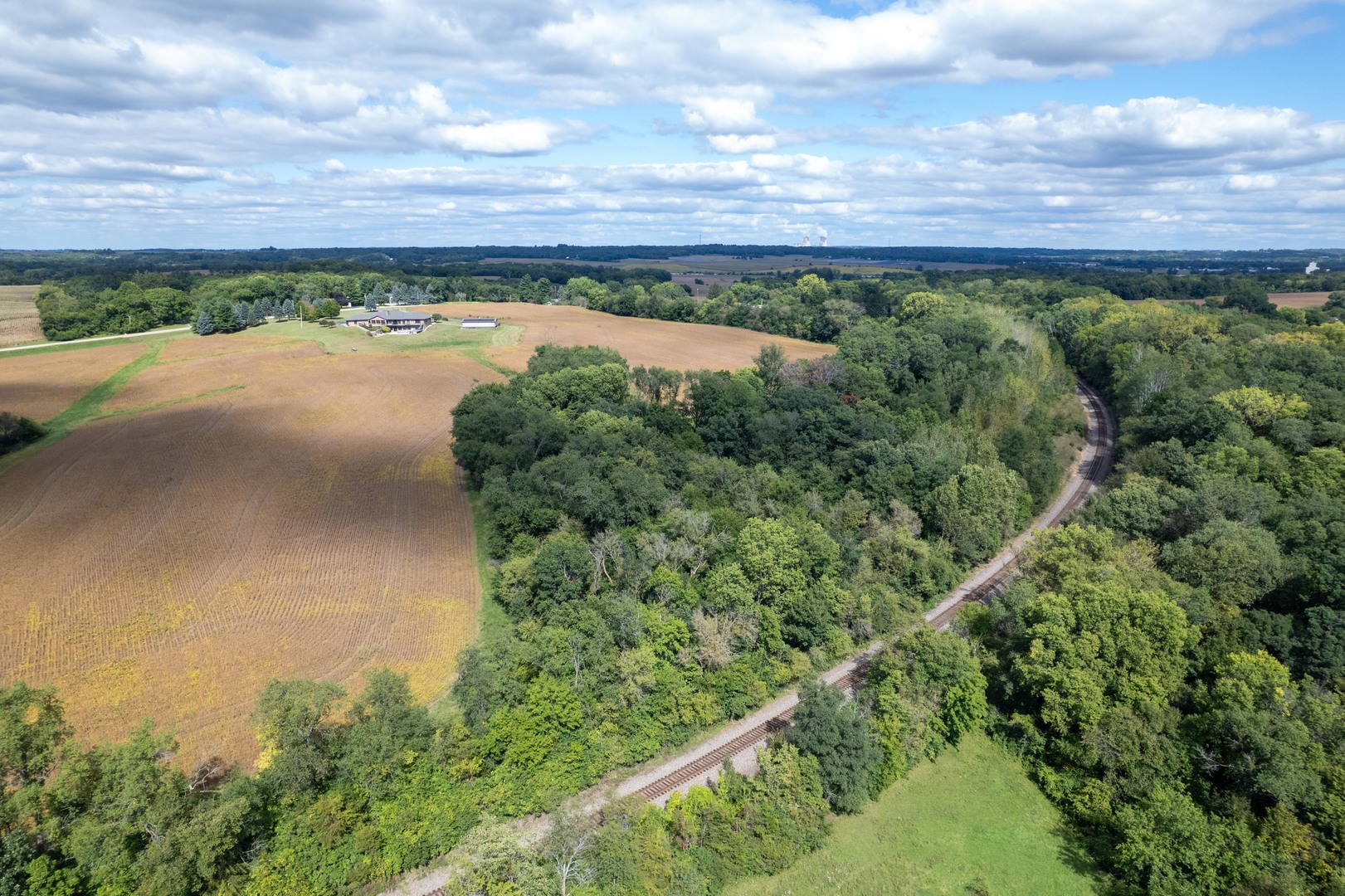 main property photo 11
