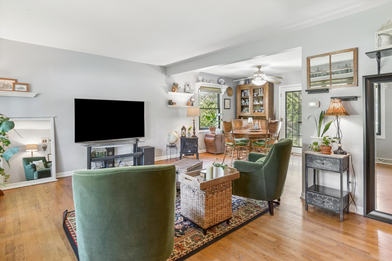 main property photo 5