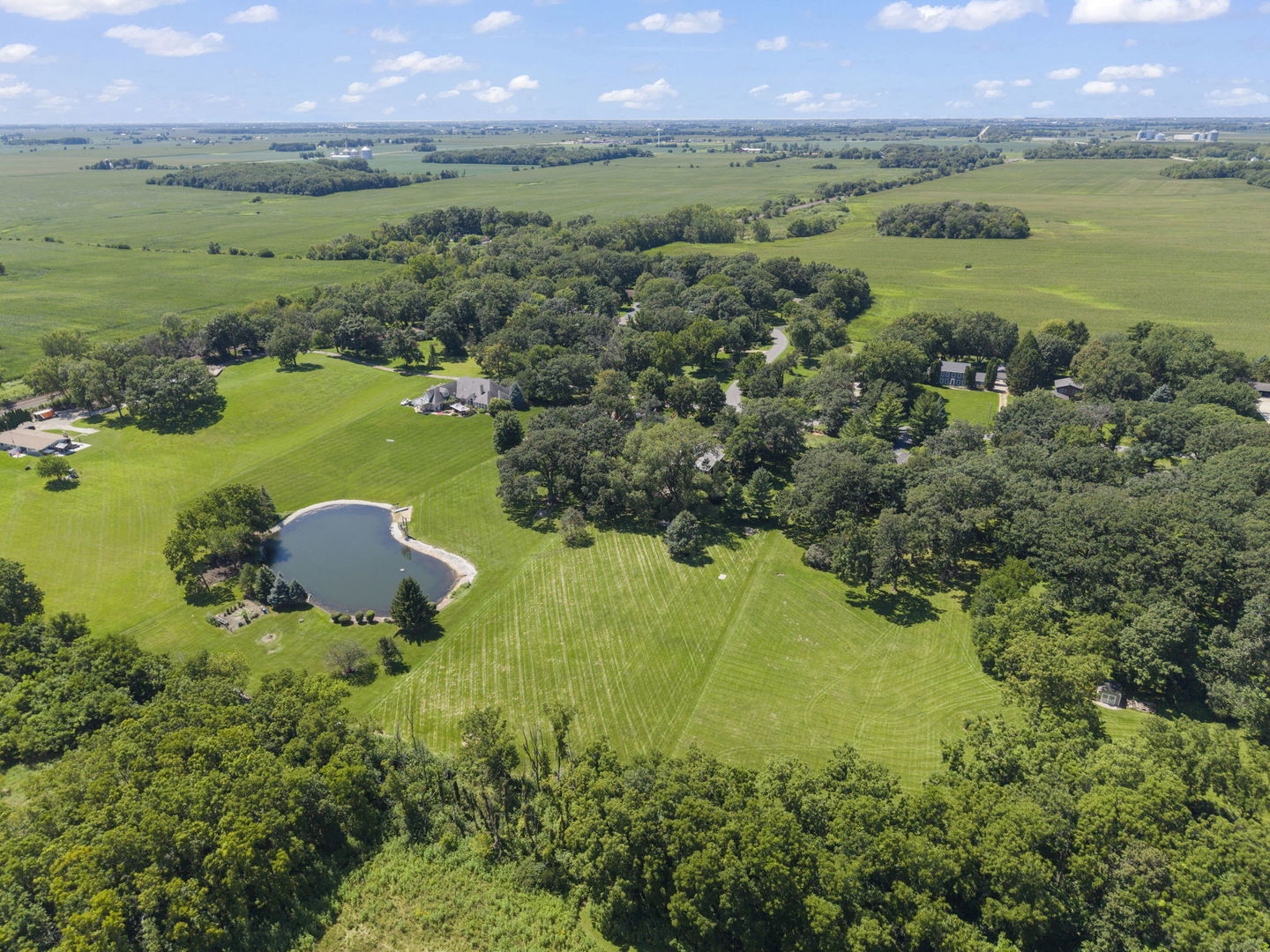 main property photo 40