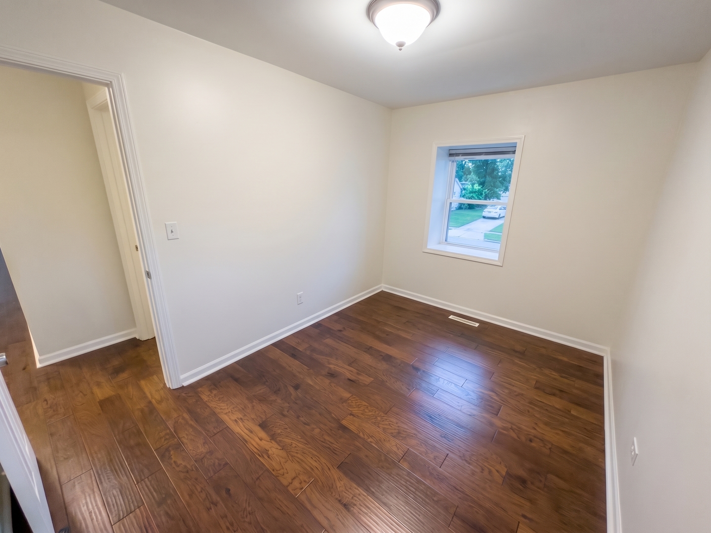 property viewer photo 9