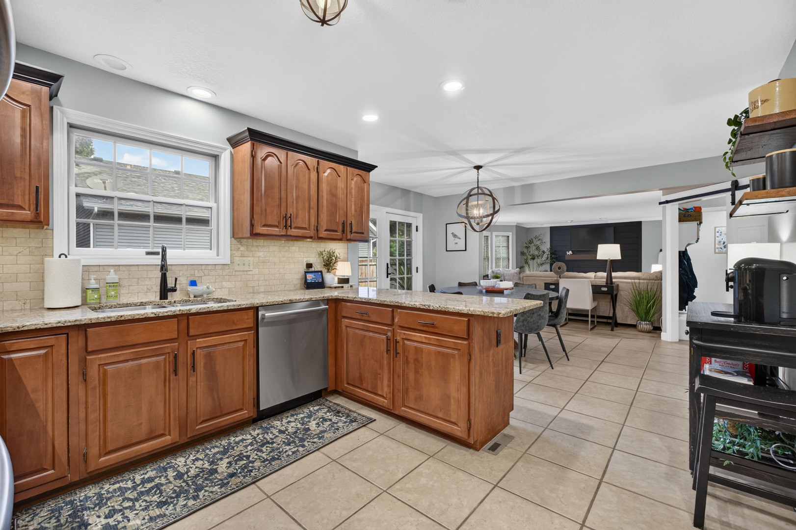 property viewer photo 9