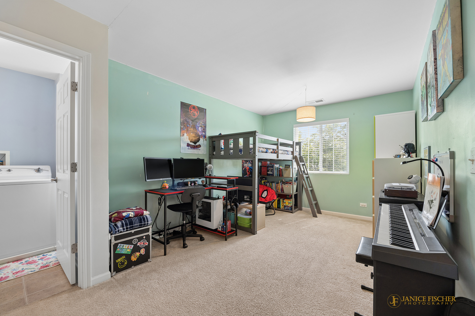 main property photo 11