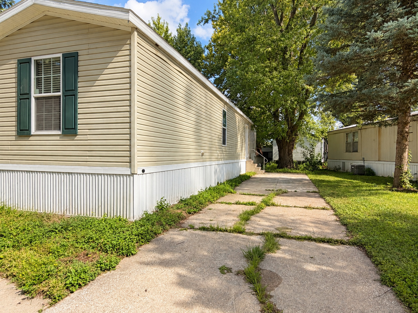 main property photo 13
