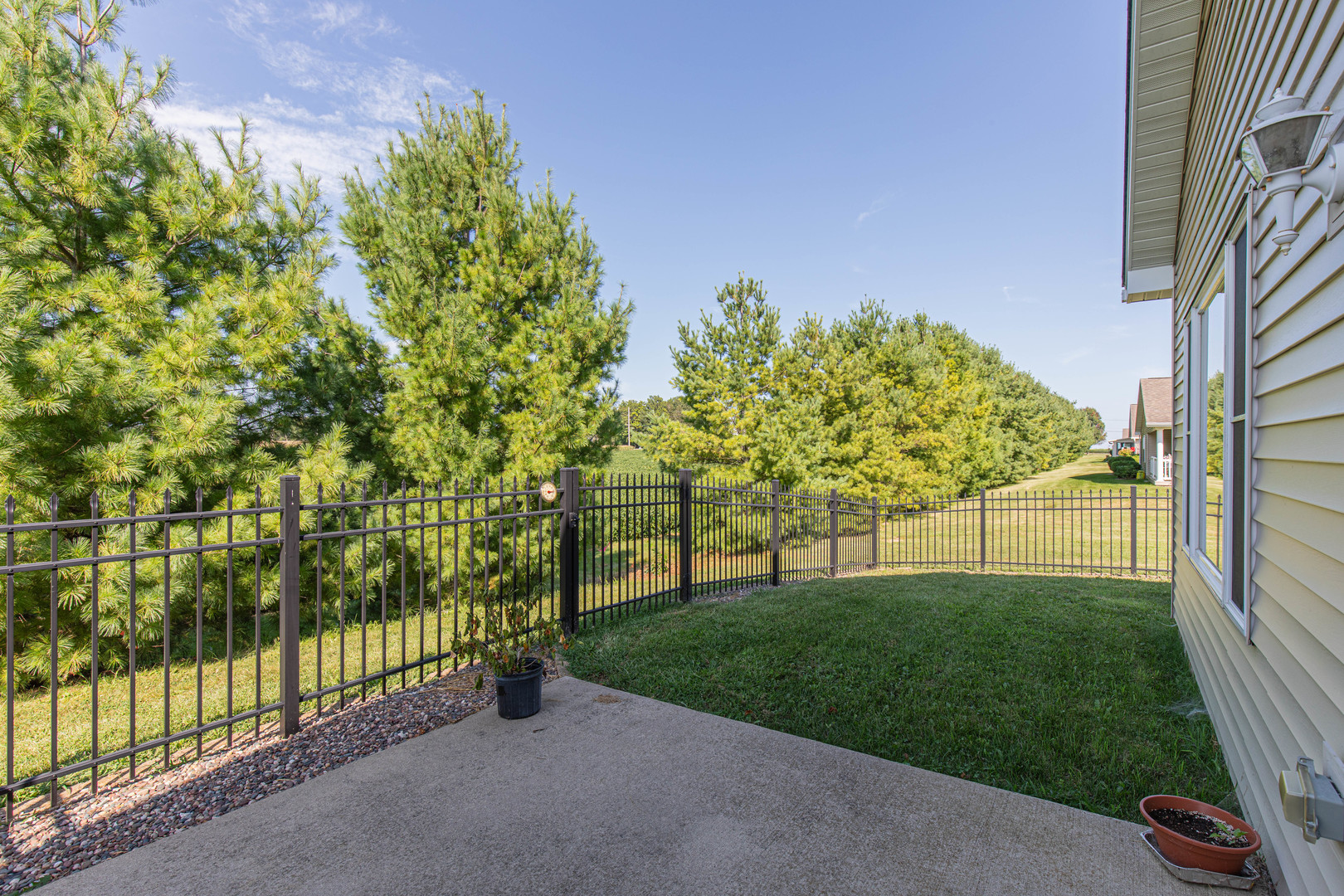 main property photo 20