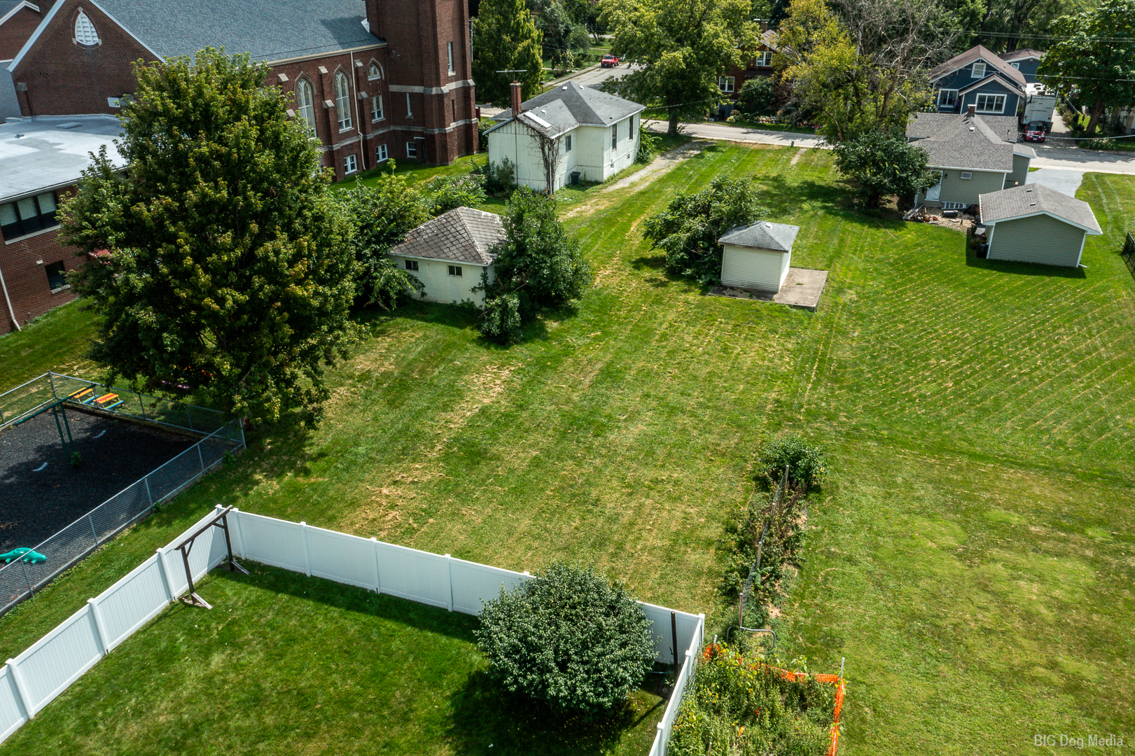 main property photo 4