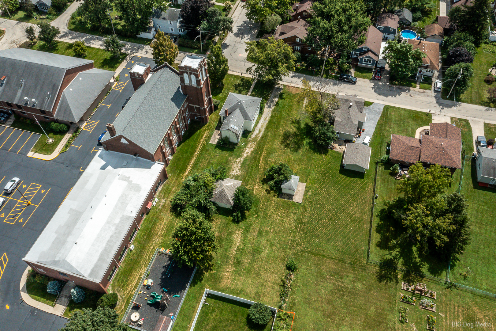main property photo 5