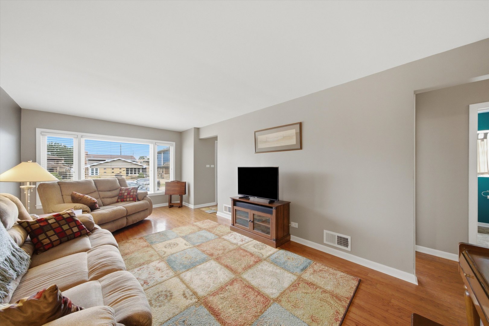 property viewer photo 2