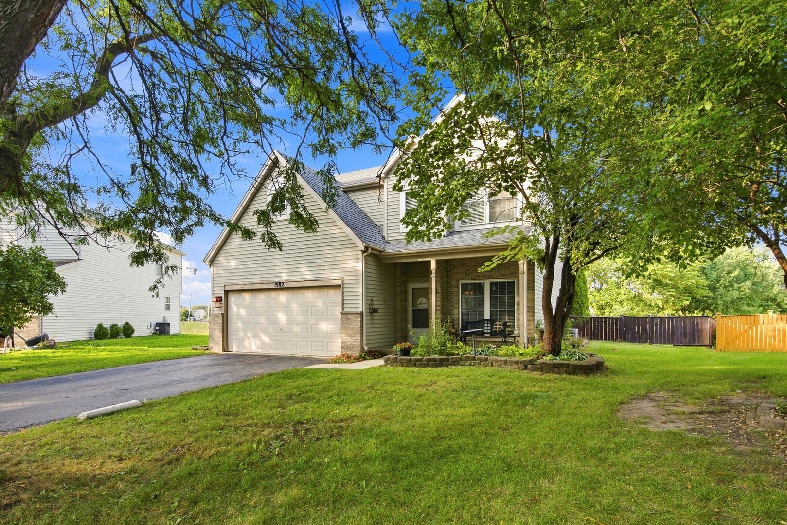 property viewer photo 2