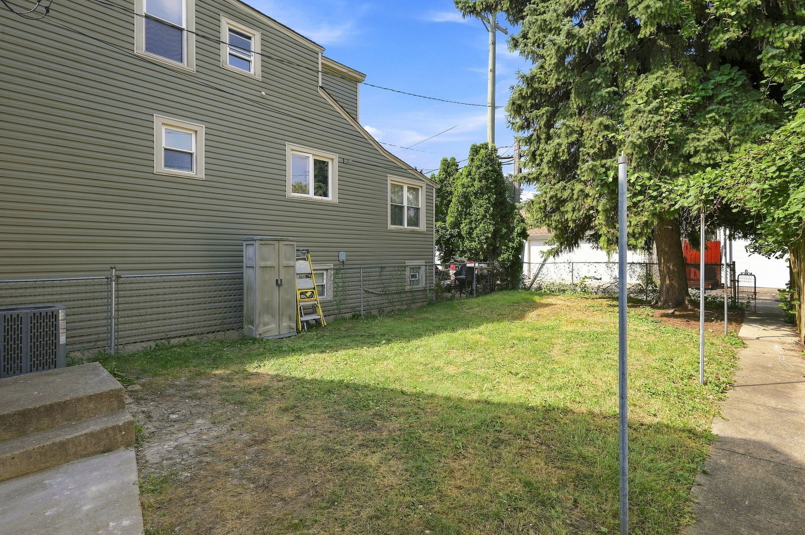 main property photo 22