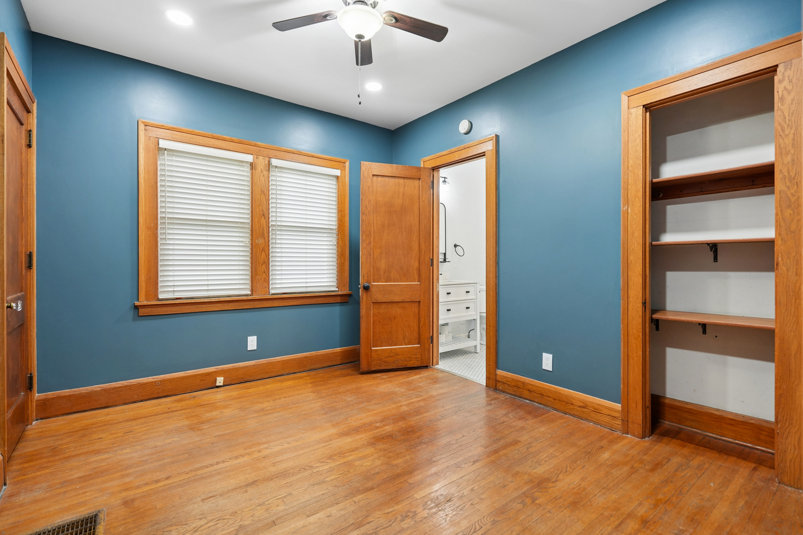 property viewer photo 12