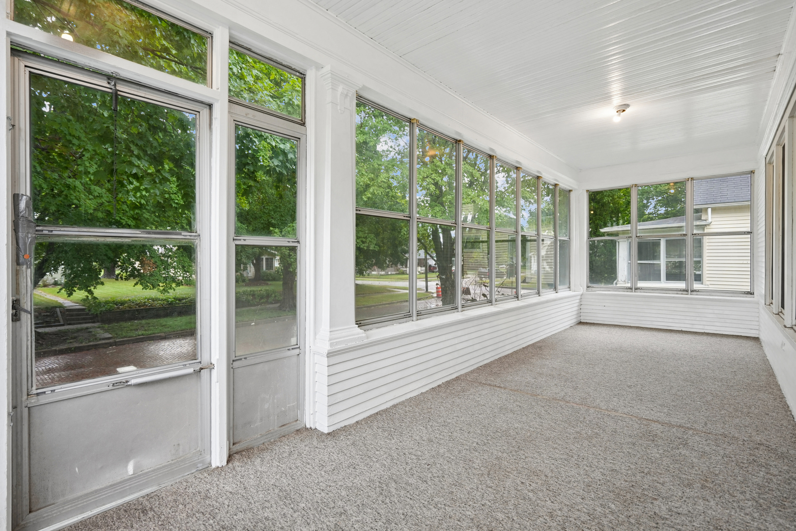 property viewer photo 2