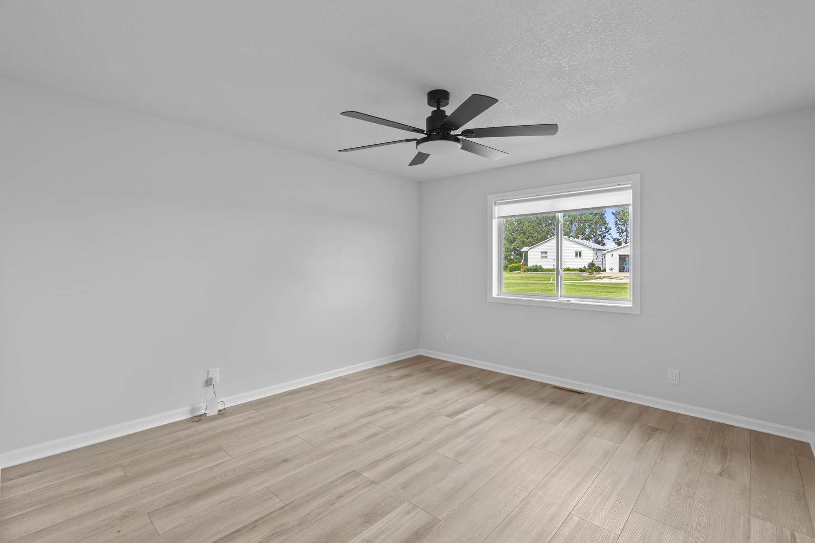 property viewer photo 17