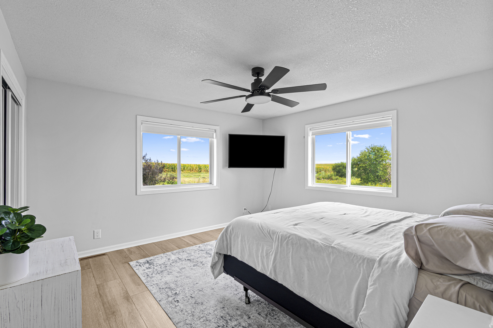 property viewer photo 19