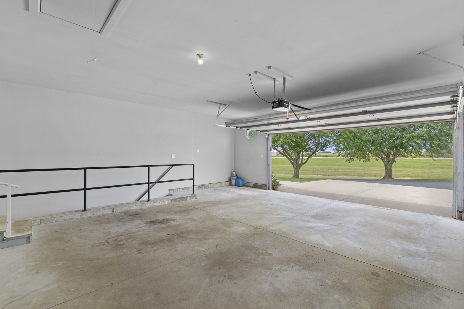 property viewer photo 23