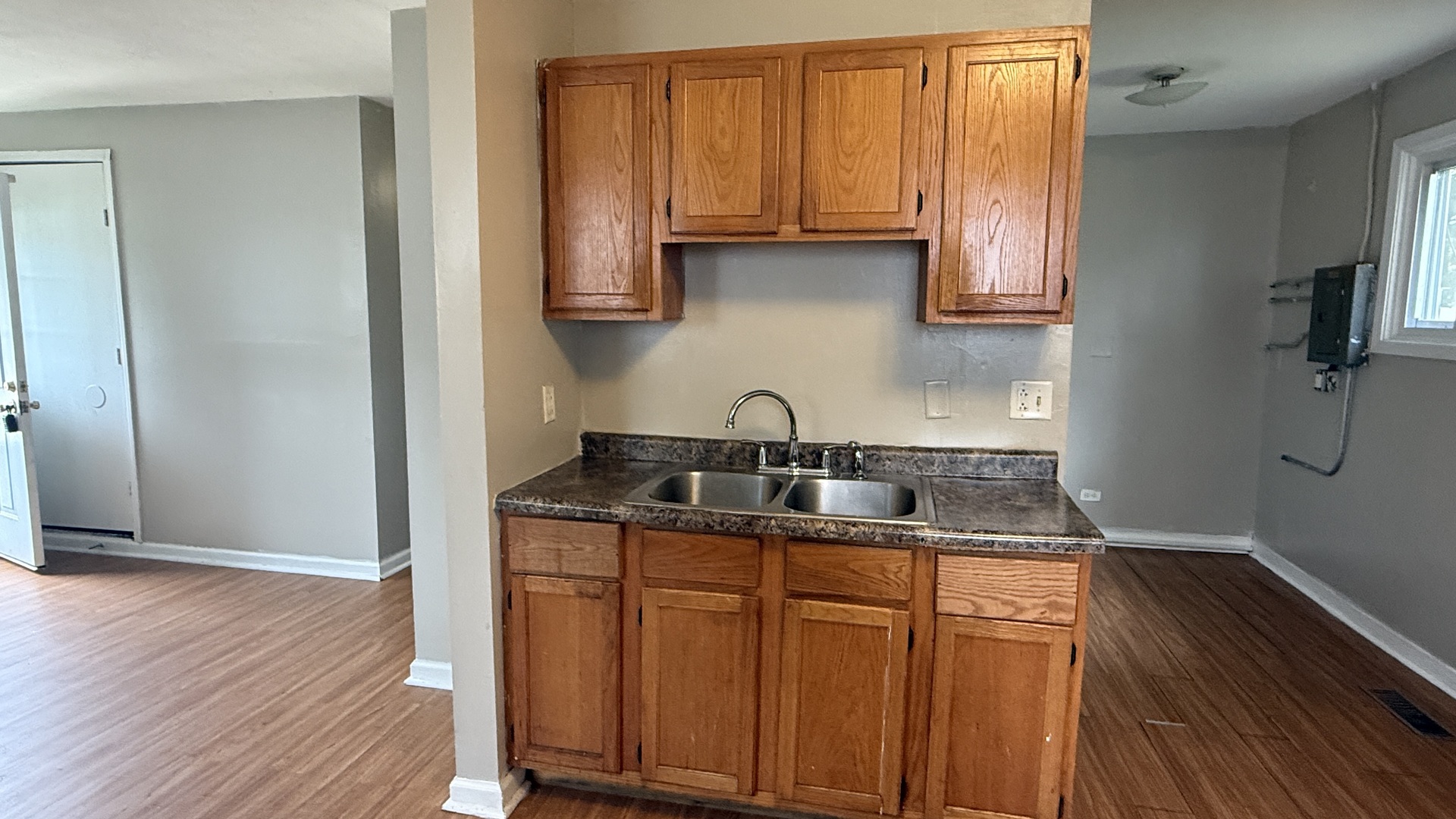 property viewer photo 1