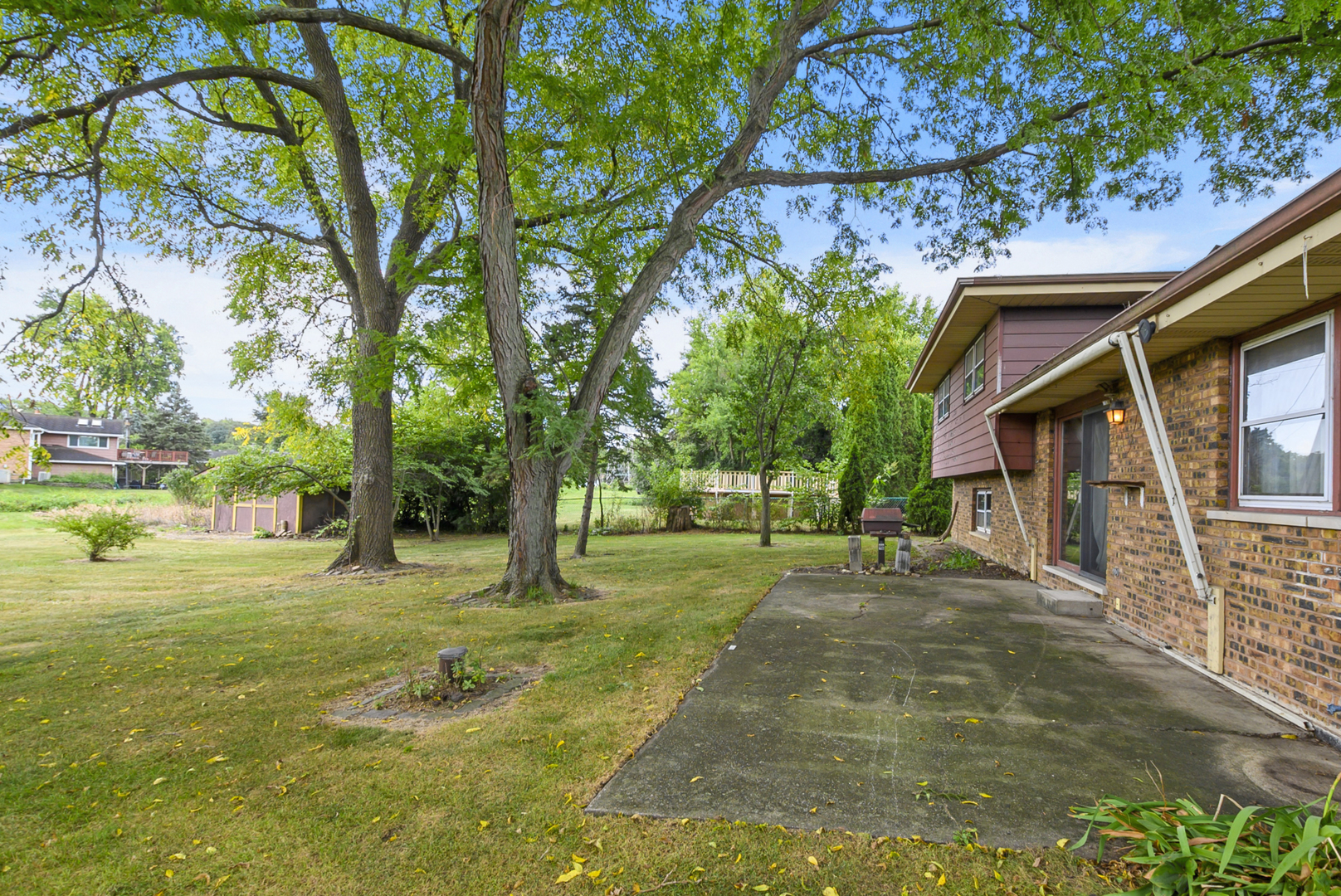 main property photo 37