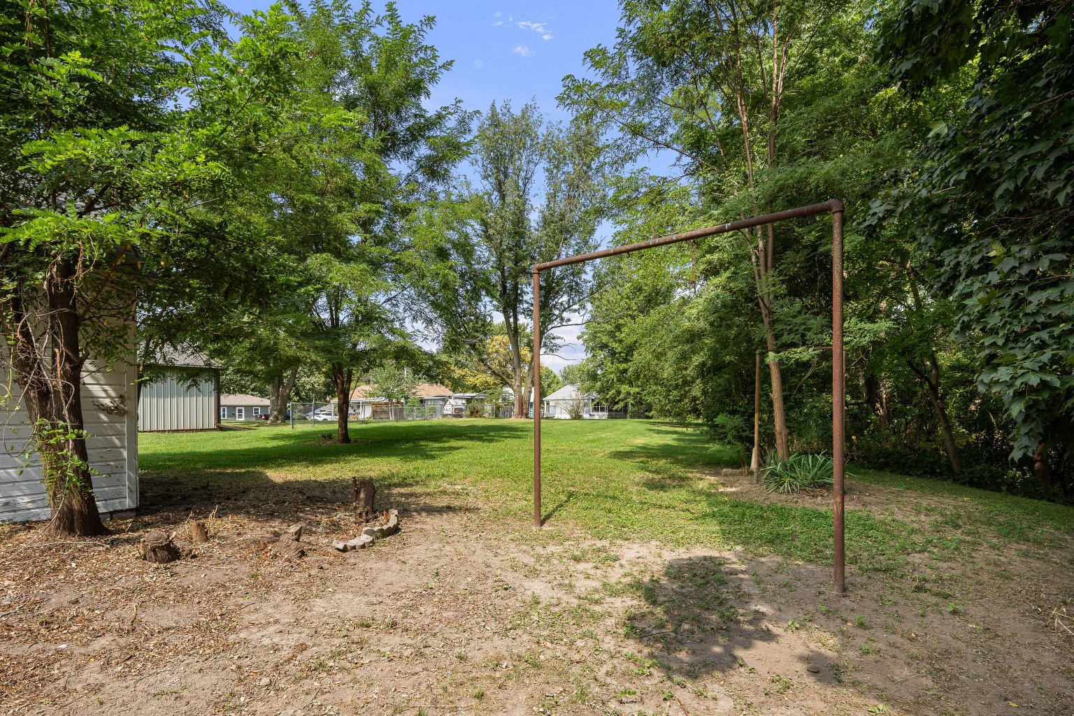 main property photo 33