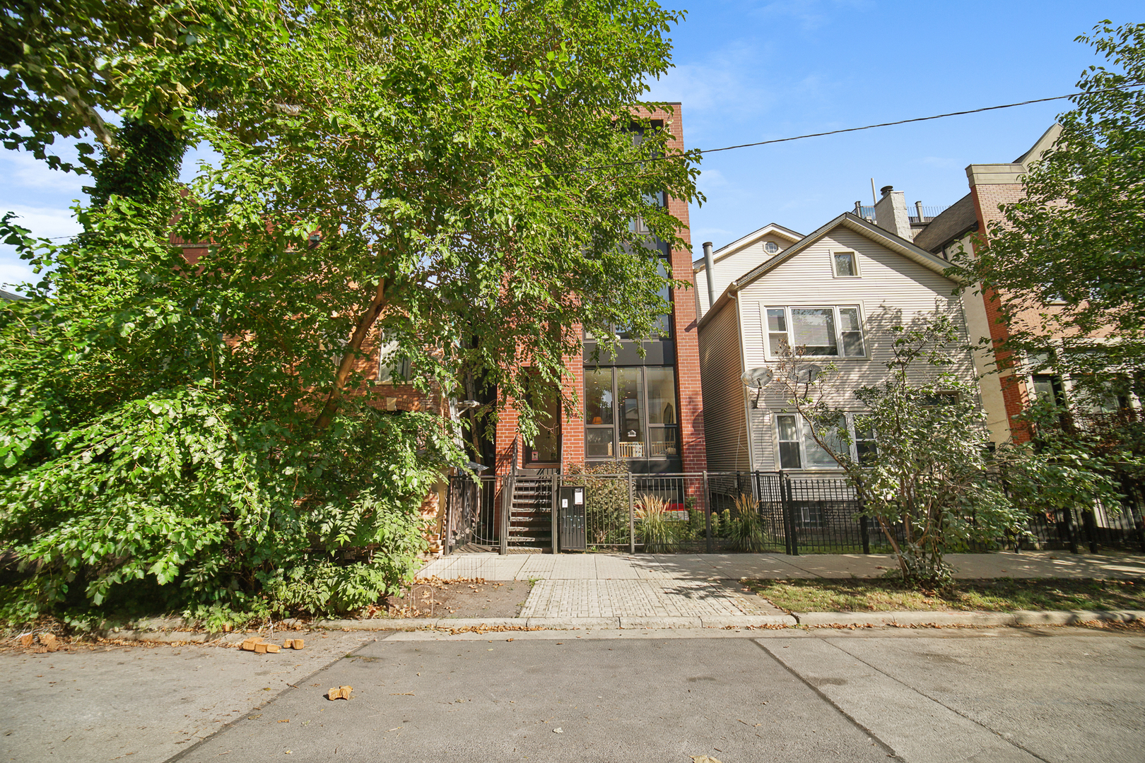 main property photo 25