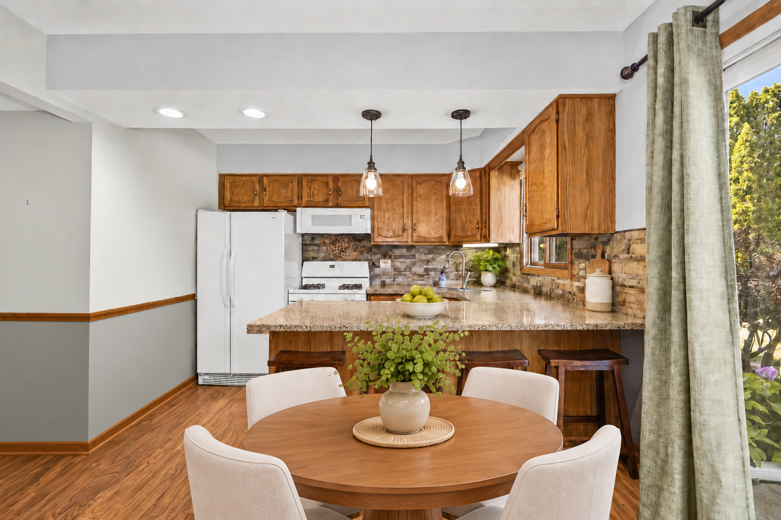 main property photo 9