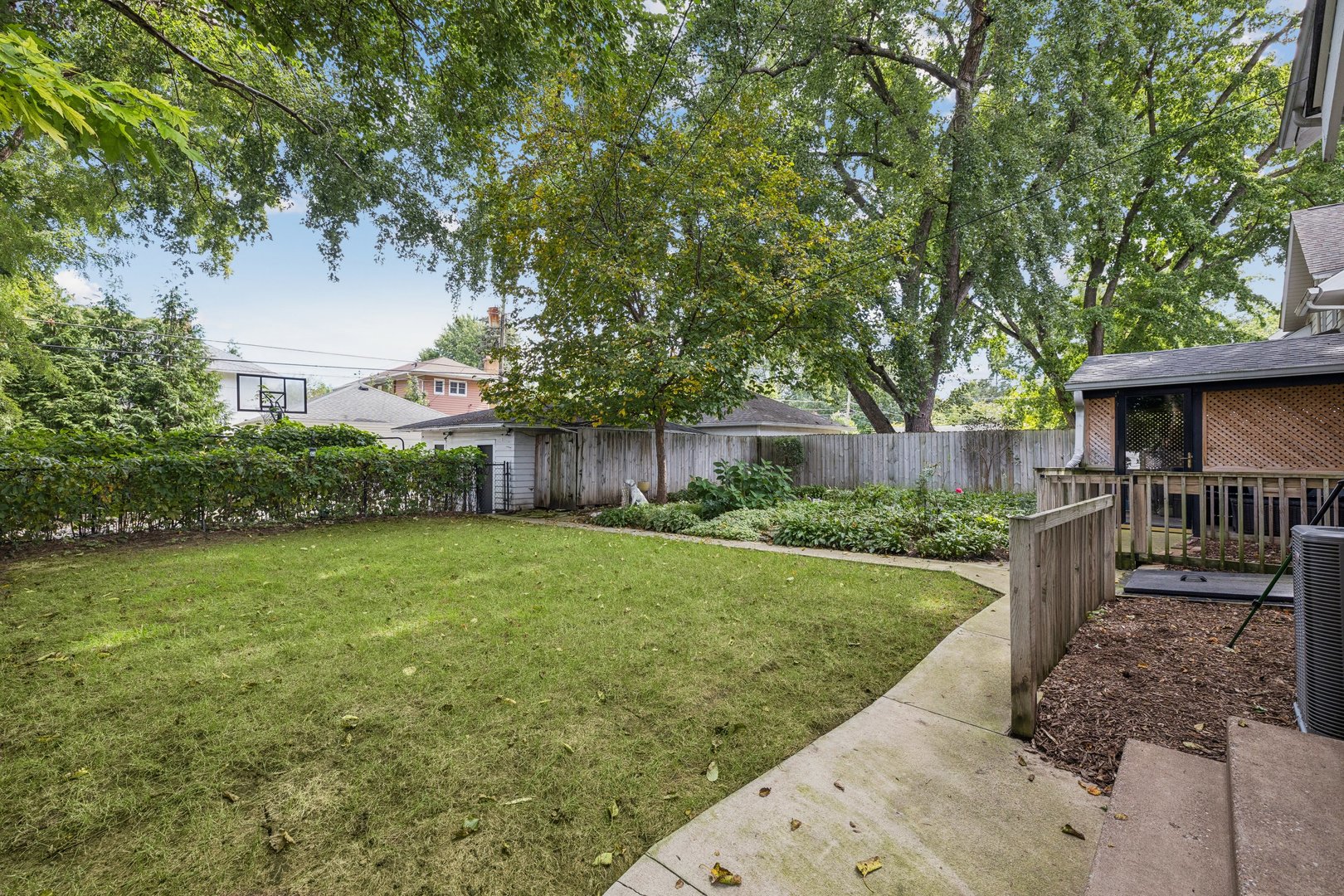 main property photo 29