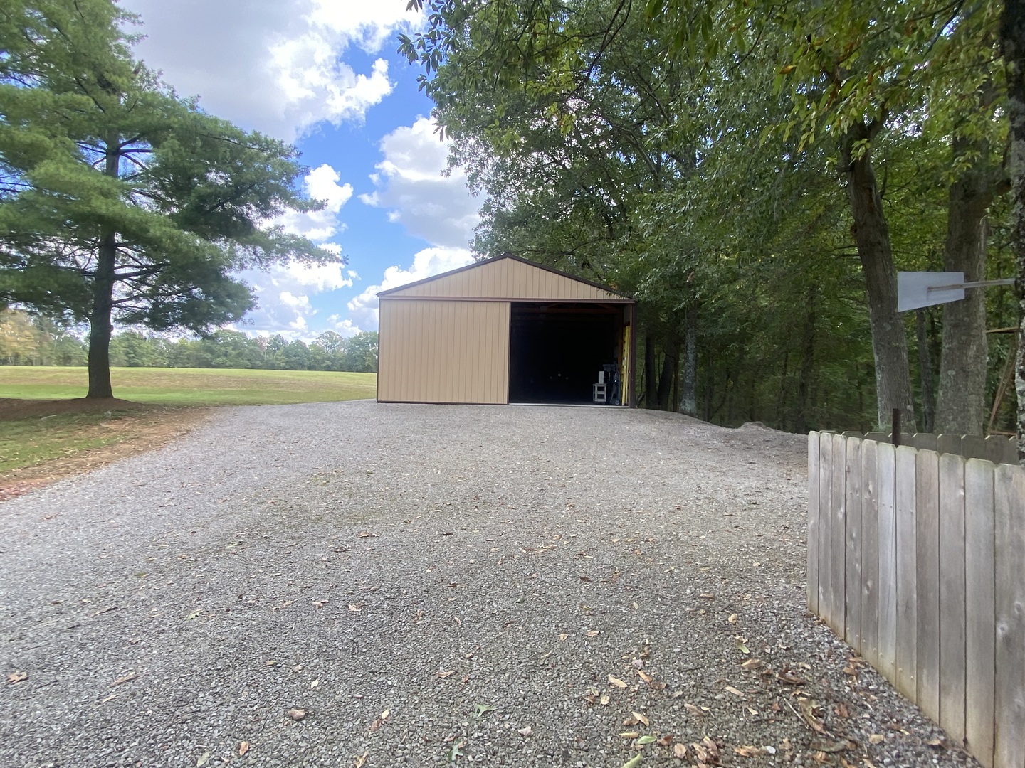 main property photo 28