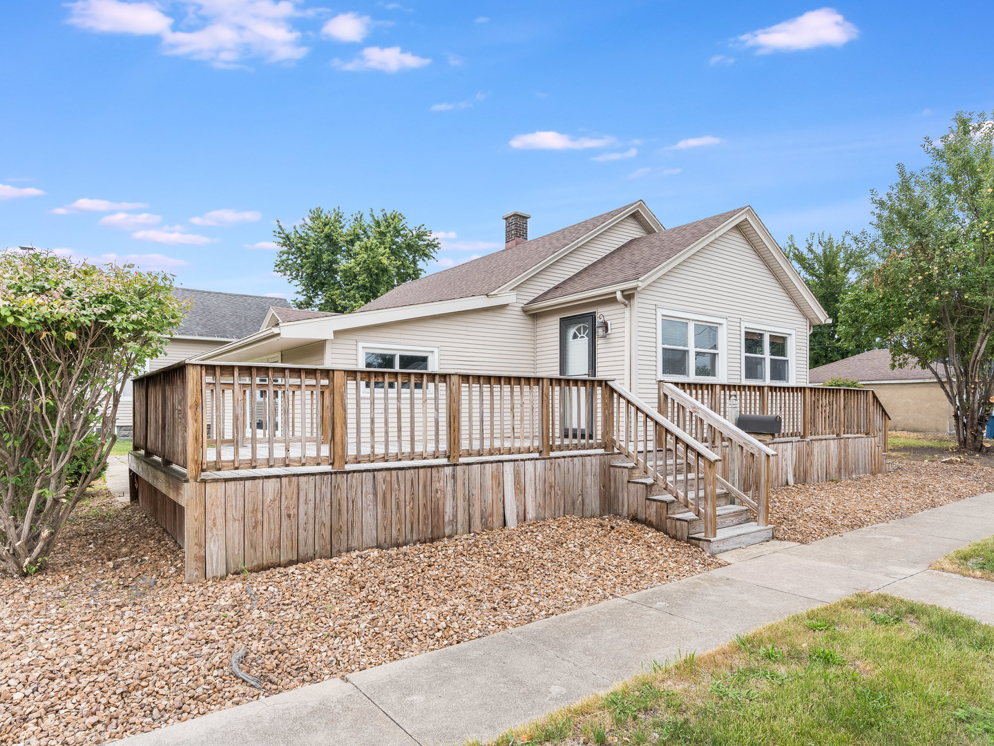 main property photo 14