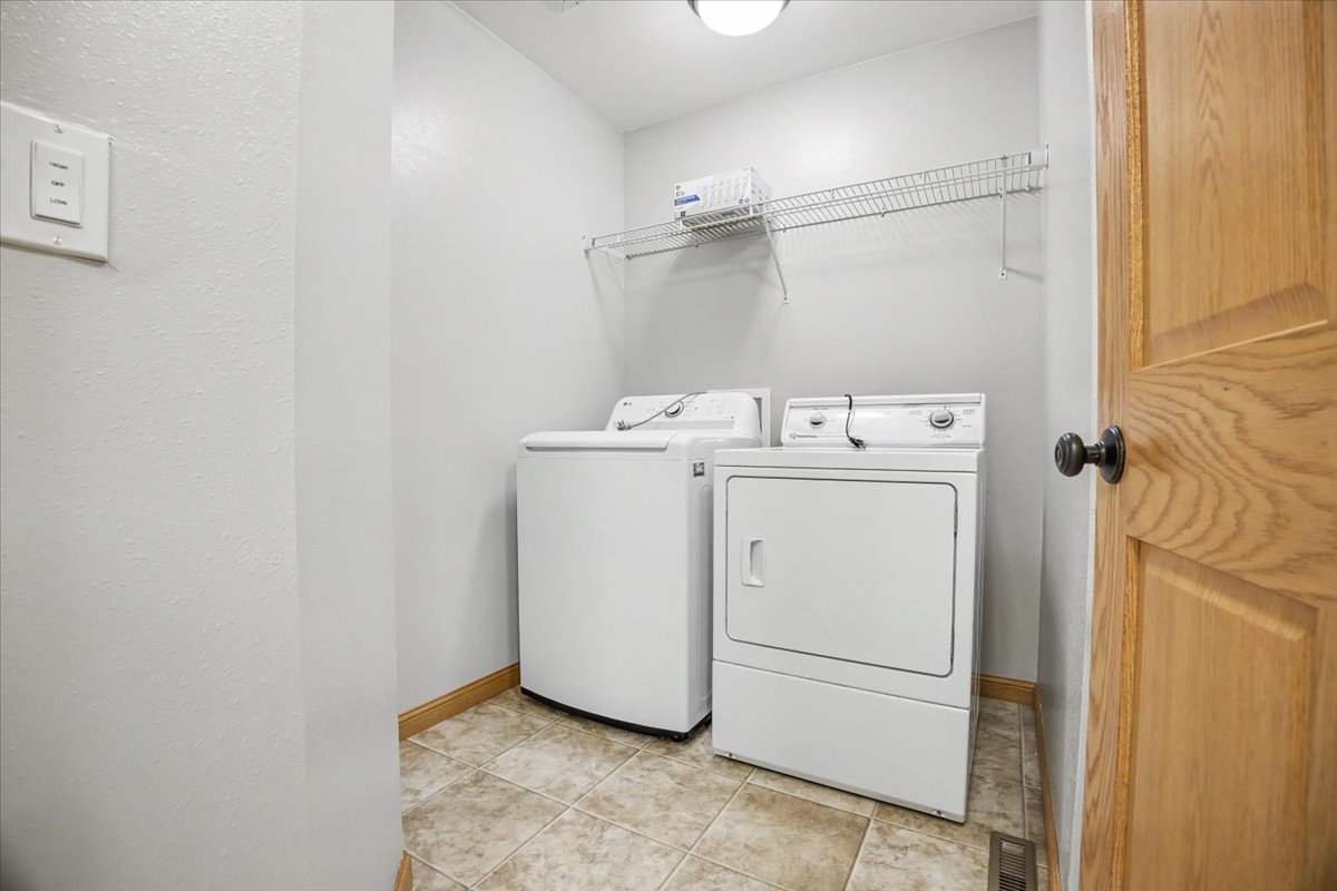 property viewer photo 26
