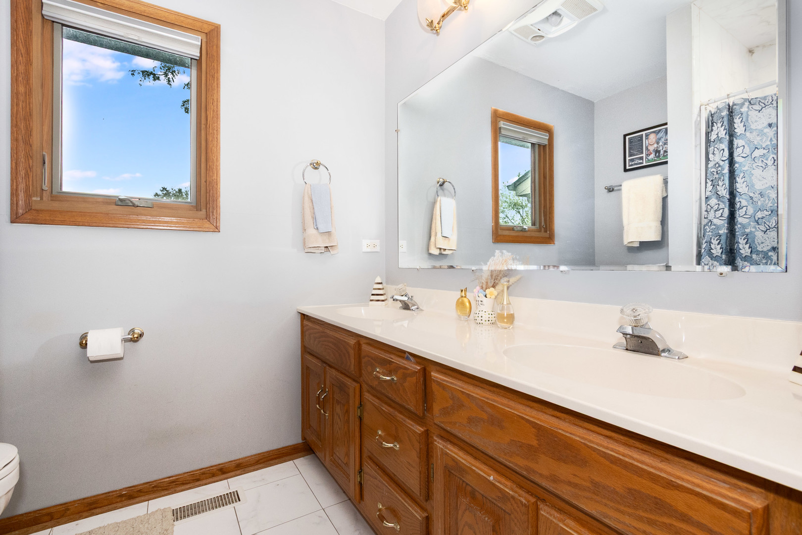 property viewer photo 13