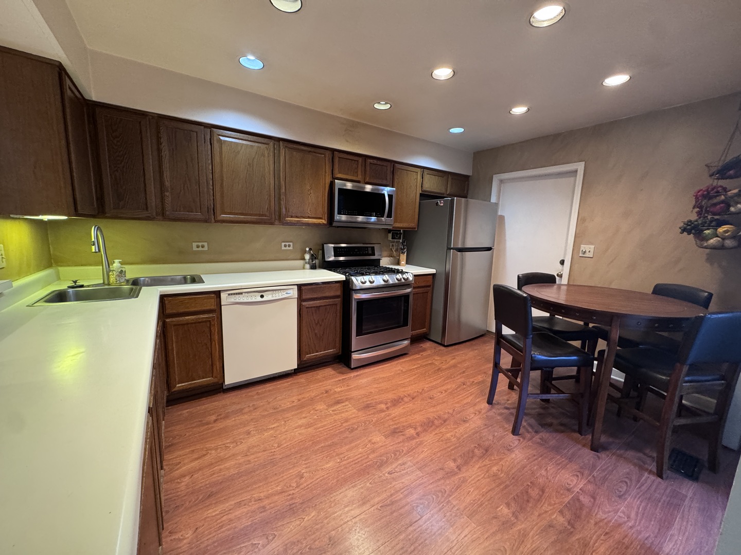 main property photo 4