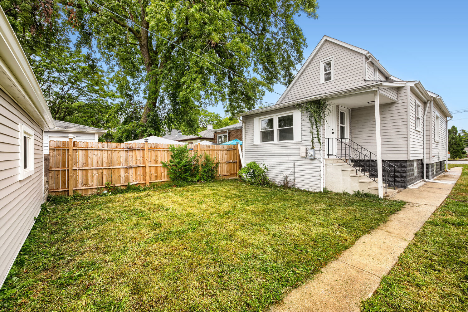 main property photo 24