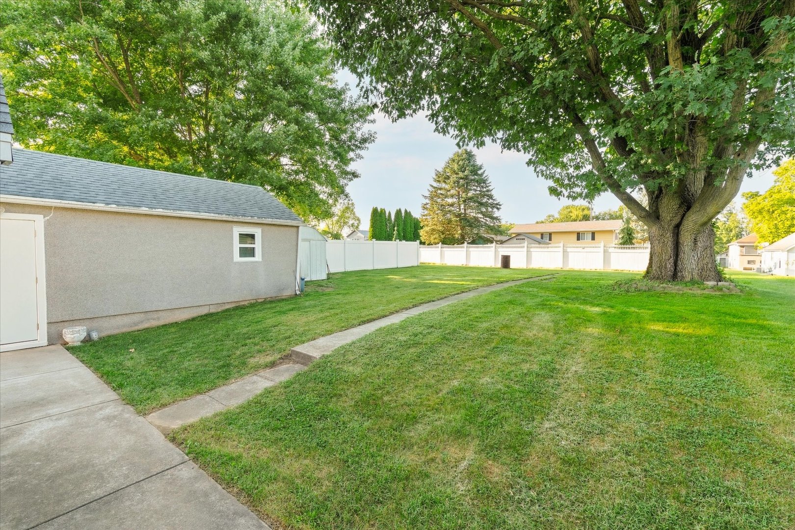 property viewer photo 17