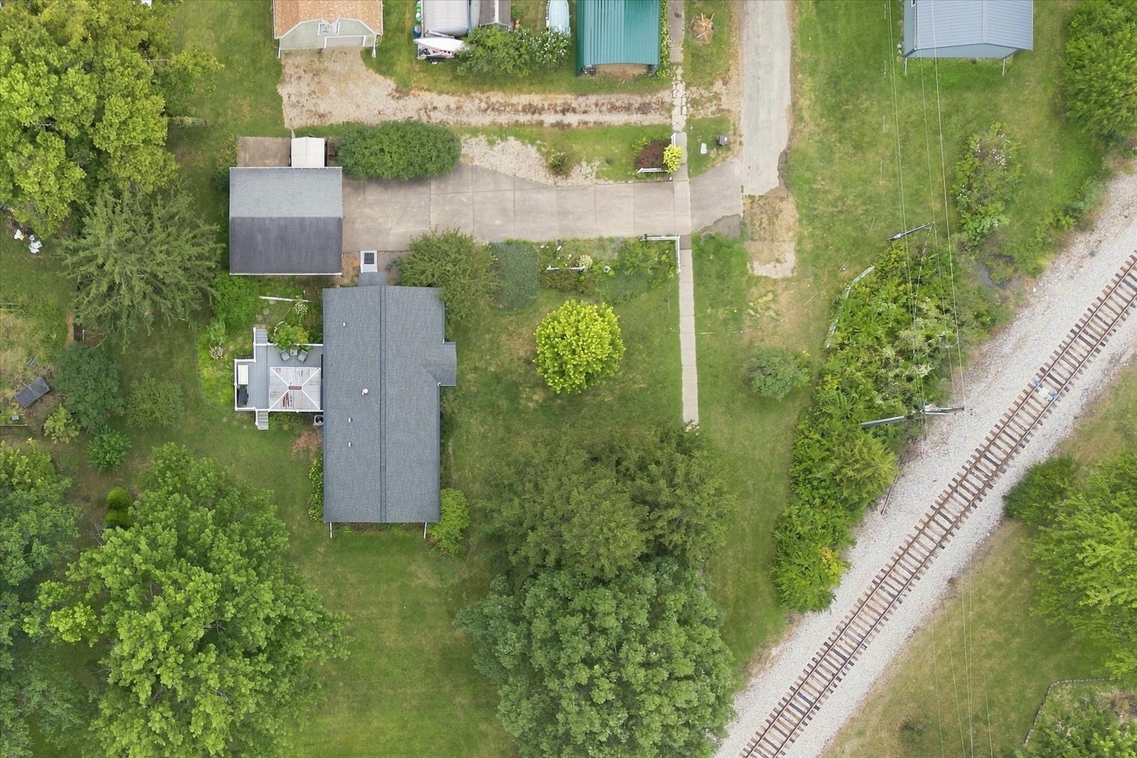 main property photo 37