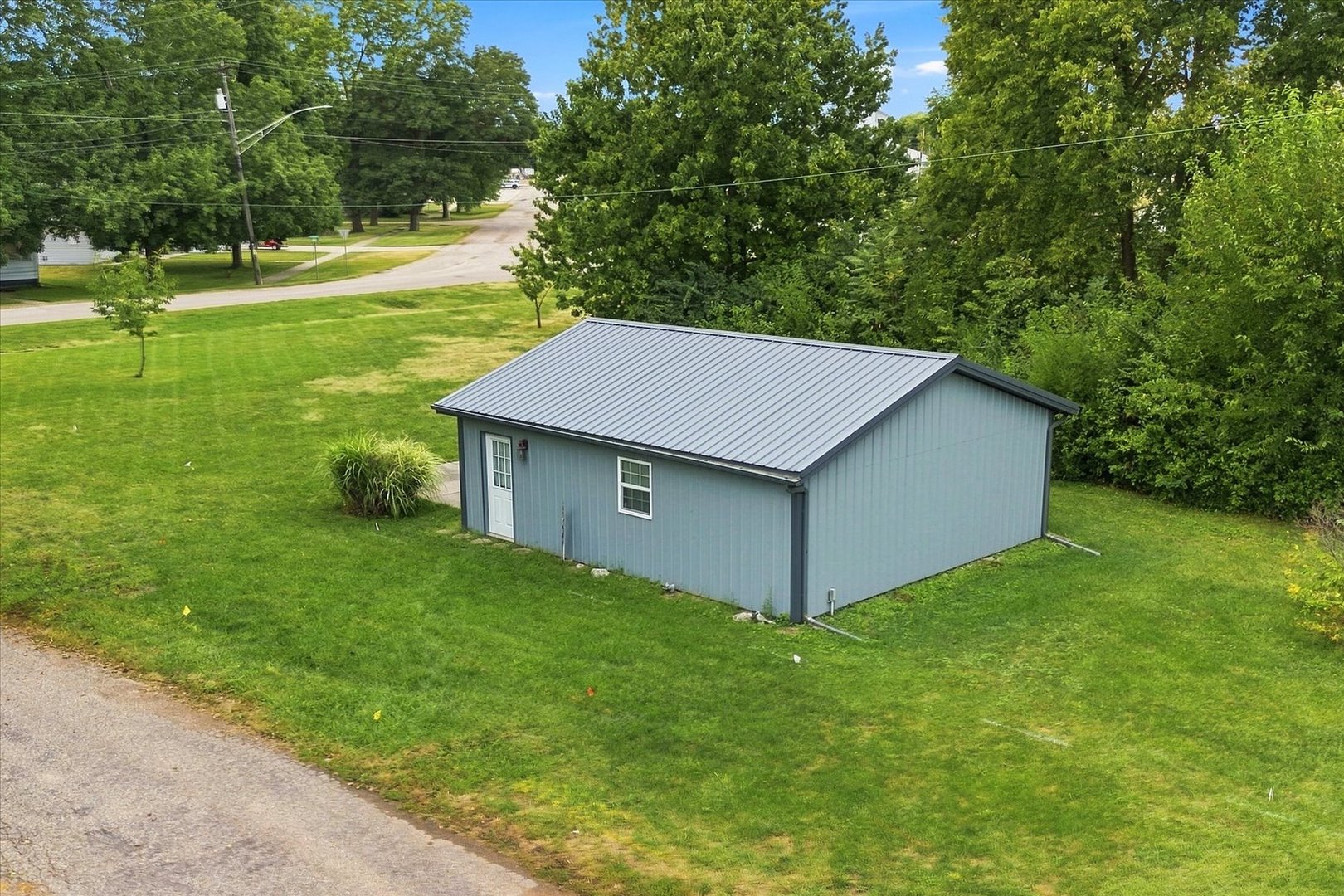 main property photo 8