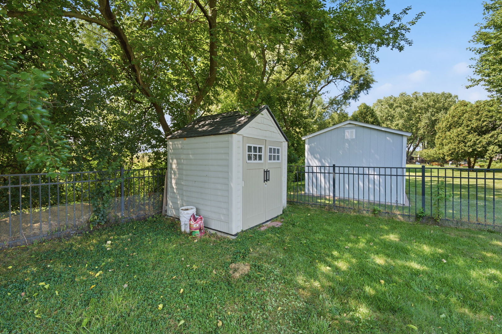 main property photo 40