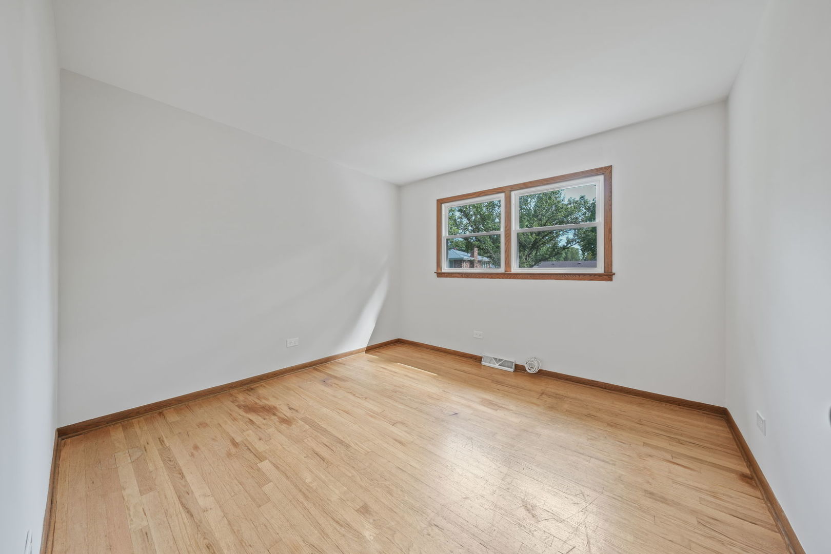 property viewer photo 16