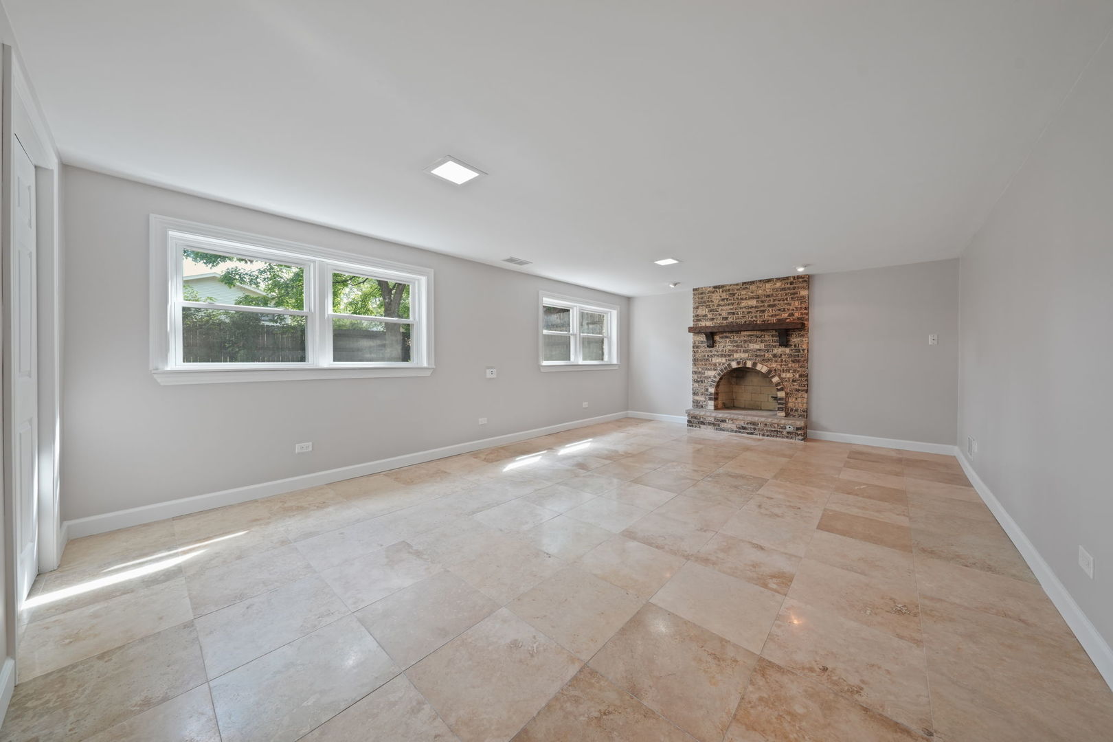 property viewer photo 19