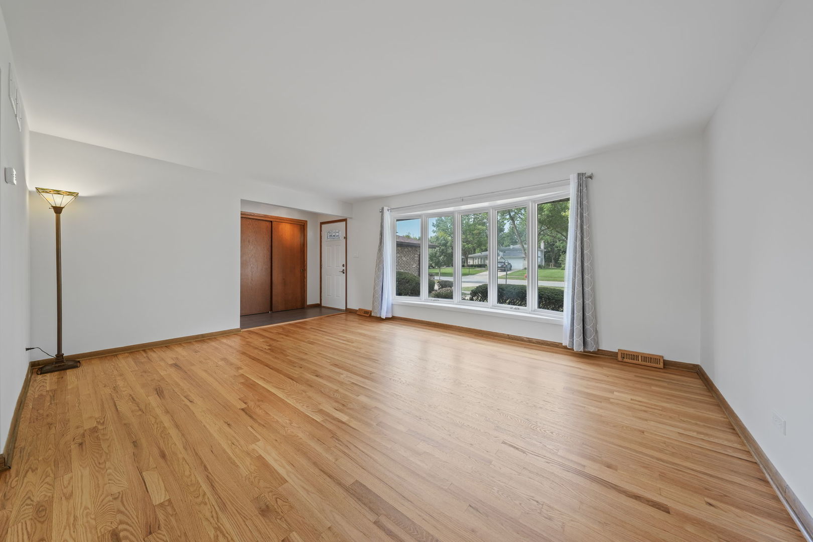 property viewer photo 3