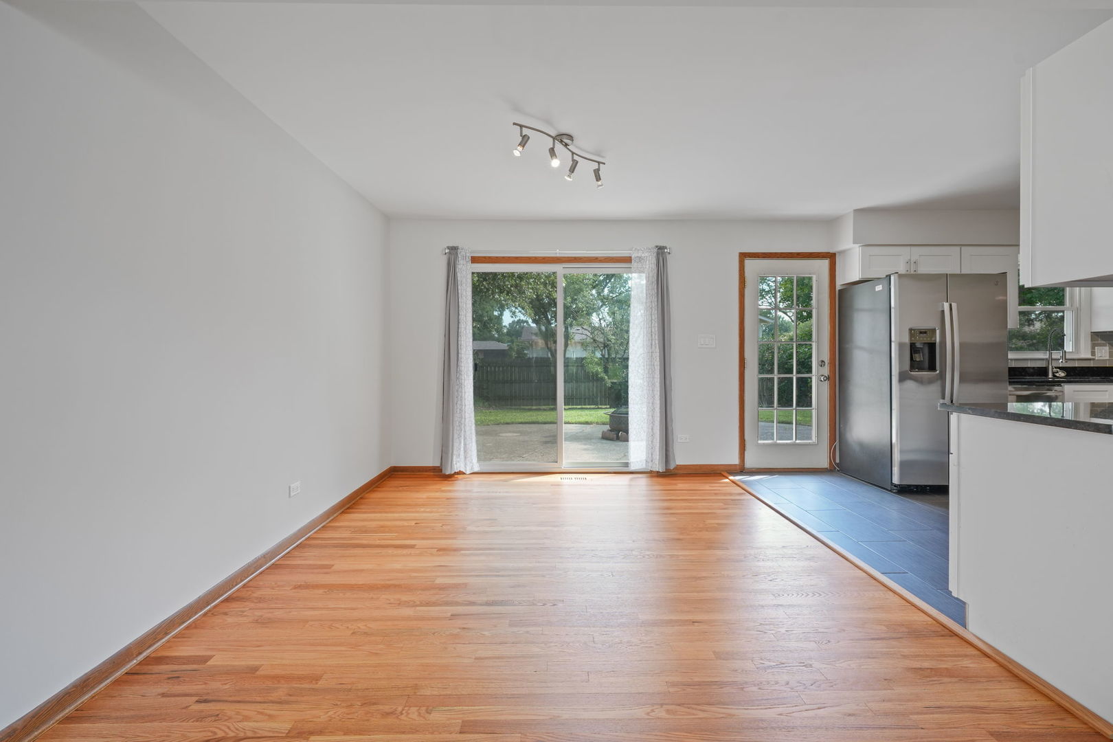 property viewer photo 6